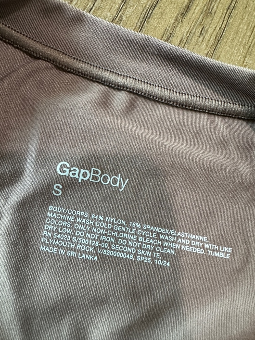 Gap SecondSkin T-Shirts Bundle of 2 Size Small Brown - Picture 4 of 9